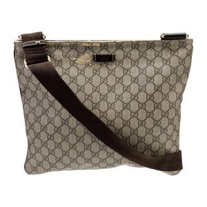 GUCCI GG SUPREME MONOGRAM MEDIUM FLAT MESSENGER BAG